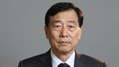 대한민국: 정몽규 전 축구협회장, 홍명보 감독 선임 관련 혐의로 경찰 조사받아. 모든 혐의 부인하며 협조 의사 밝혔습니다